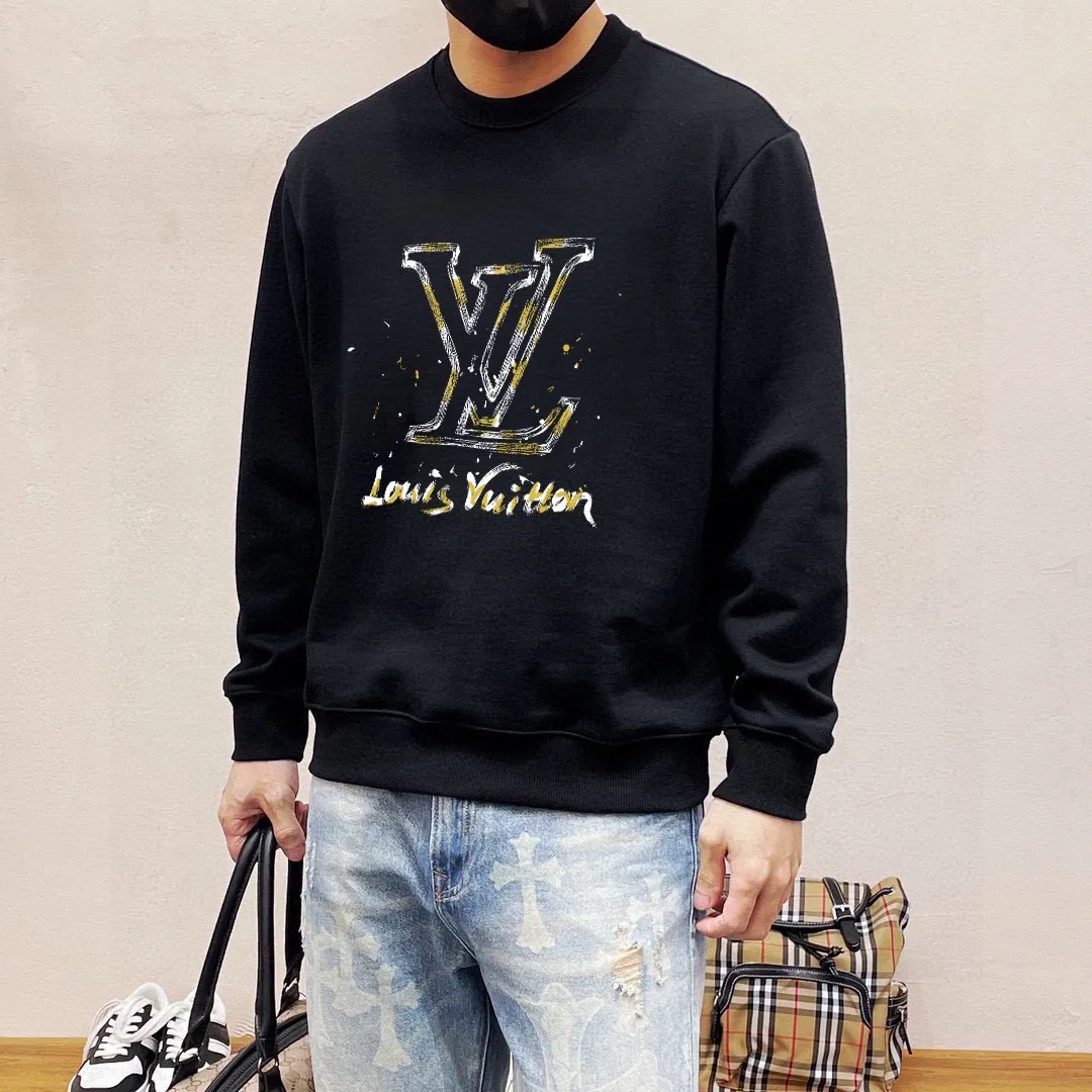 🅿️220 brand [LV Louis Vuitton] (good news for fat people) 2025ss autumn latest long-sleeved round-neck sweatshirt, on sale simultaneously on the official website. Refreshing and breathable. Made of top Tencel Roman. Comfortable and soft. 3D three-dimensional clarity. Super fashion sense. Great for gifting and keeping for yourself. Size: M-5XL (can wear up to 220 pounds)